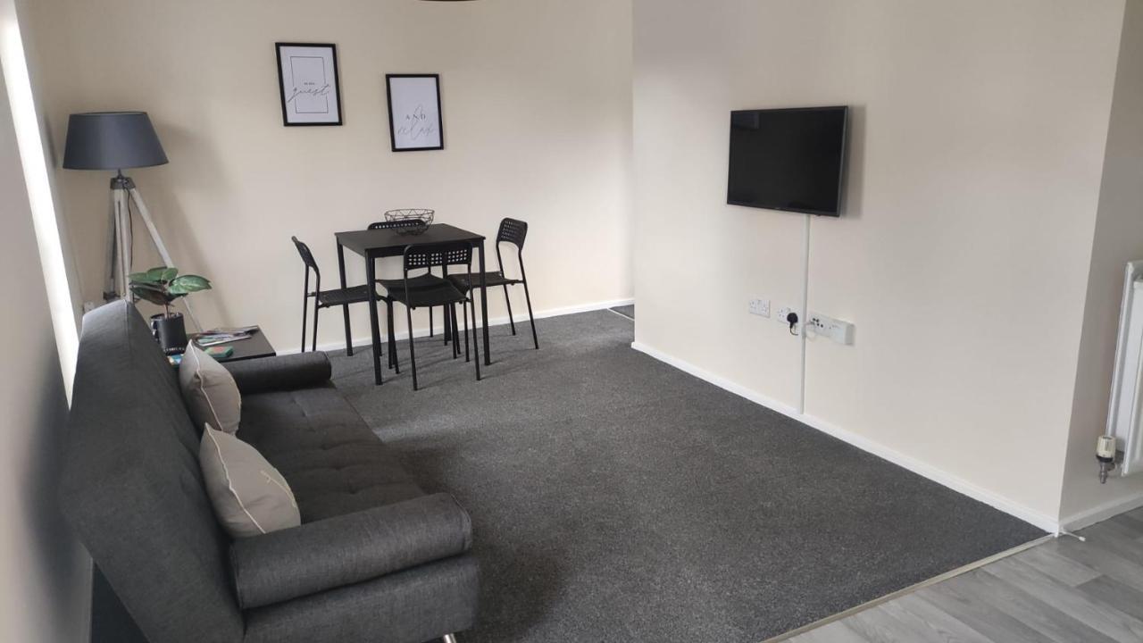 Lovely 1 Bedroom Studio Apartment - Merthyr Tydfil Exterior photo
